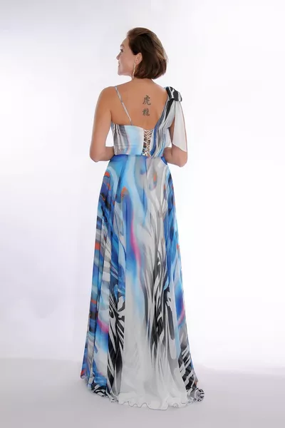 BLAU GEMUSTERTES CHIFFONKLEID