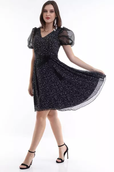 الأورجانزا بالون الأكمام الخامس الرقبة الشيفون فستان صغير واسع