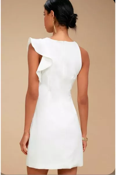 فستان أبيض فستان التخرج