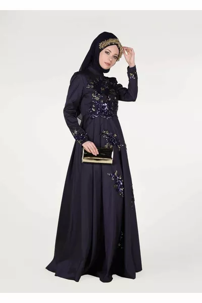 Женское темно-синее вечернее платье с пайетками 