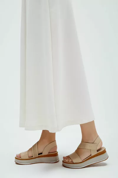 صنادل جلد طبيعي بكعب نسائي  Bn Sndlt 