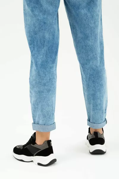 سنيكرز نباتي نسائي   مليار Ayk /