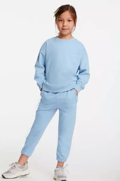 طقم رياضي للأطفال البنات جابور برقبة دائرية وتطريز باللون الأزرق المريح