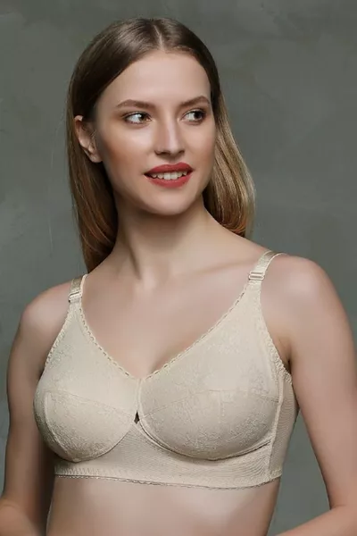 Moonlight  حمالة صدر بدون دعامة بلون البيج تقلل مقاس الجسم بمقدار 2 مقاس