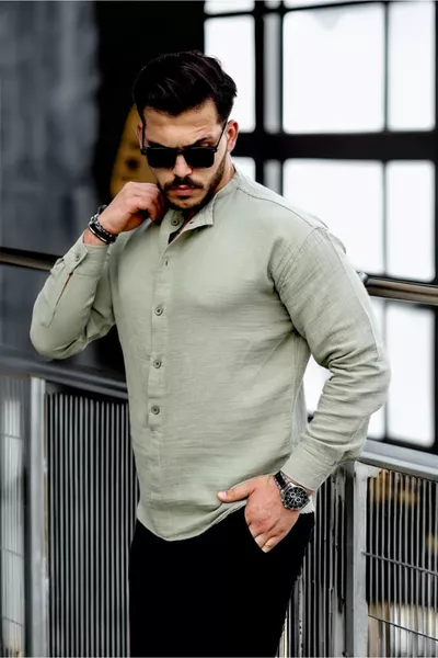 Лека и дишаща мъжка муслинова риза с половин копчета, стойкаща яка и свободен размер - светлокафява