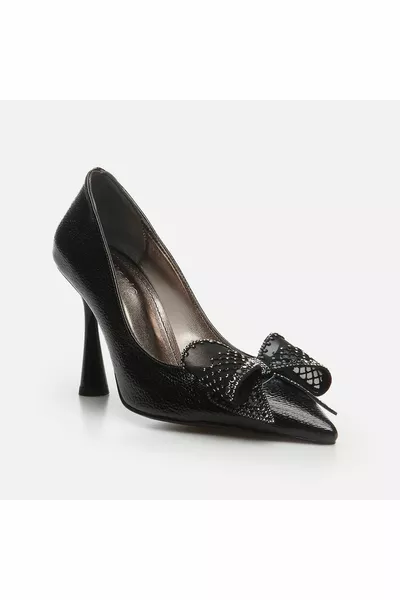 أحذية نسائية سوداء