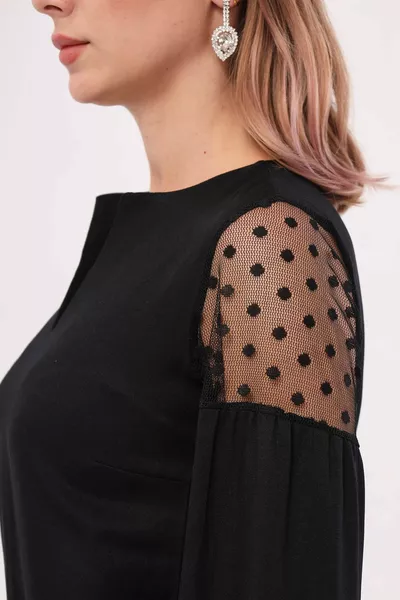 بلوزة نسائية سوداء بأكمام V تول فقاعة 