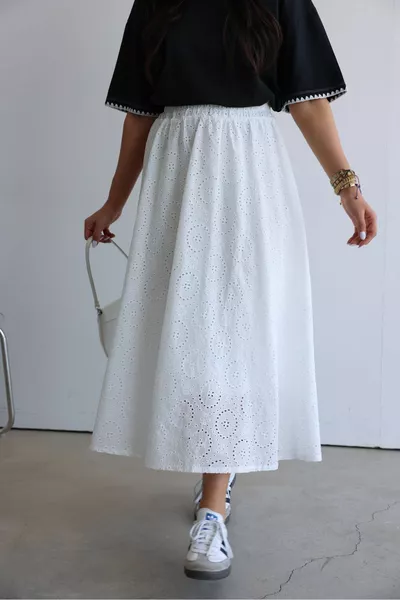 تنورة مطاطية بخصر جبر