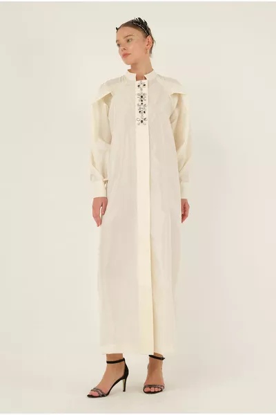 Met steen geborduurde kaftan ecru