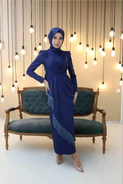 المرأة الأزرق الداكن مساء اللباس