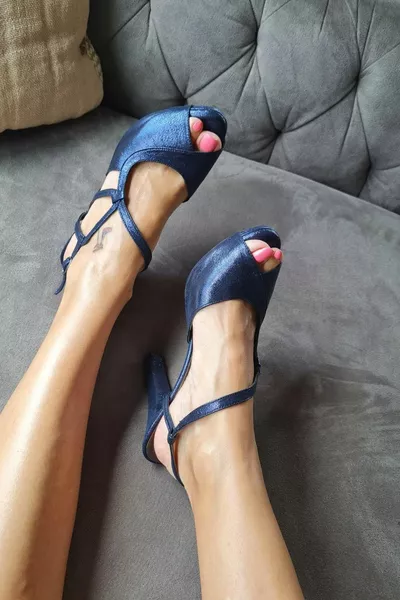  النساء مع الكعب سم أحذية السهرة ذات الكعب