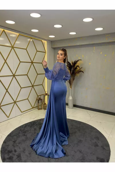 Robe de soirée drapée en satin sudé indigo