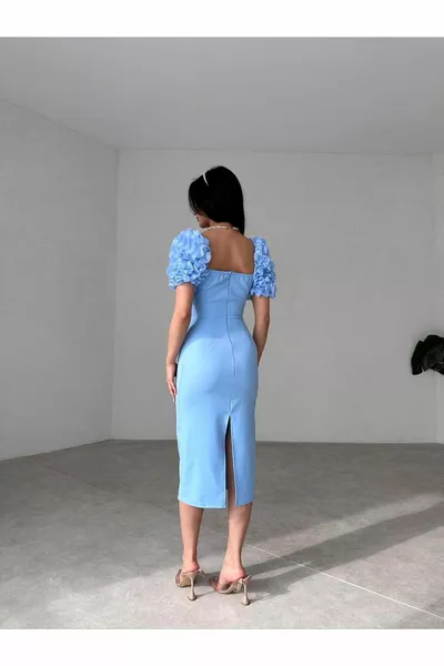 Damenärmel Blaues Midikleid mit Rüschenschlitz