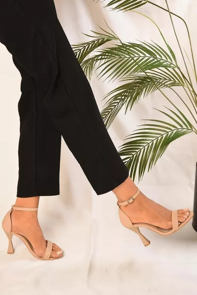 Женские туфли Greca на каблуке