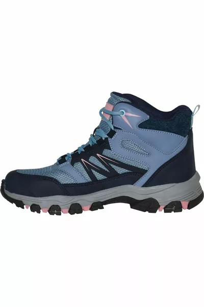 قارب الرحلات