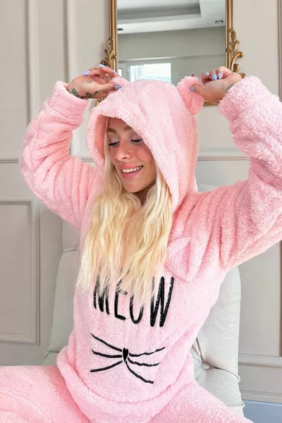 Salmon Meow gemustertes Vollplüsch-Pyjama-Set