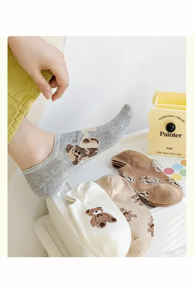 4 Paar niedliche mehrfarbige Teddy Cartoon gemusterte Damenstiefeletten Socken gewaschen parfümiert