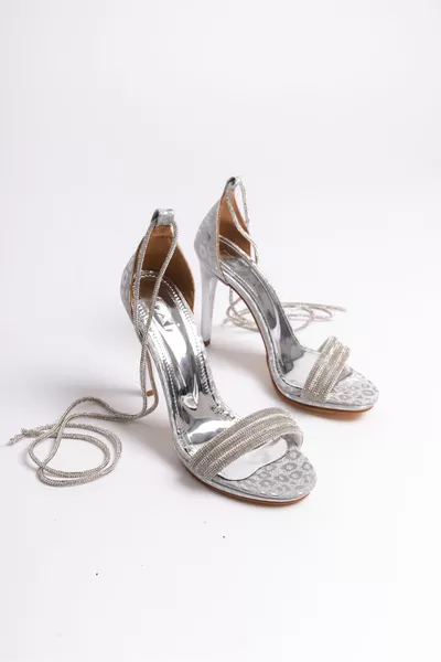 ثلاثة صفوف من الحجر  سنتيمتر الصنادل الكعب مساء اللباس الخنجر أحذية نسائية. تيم