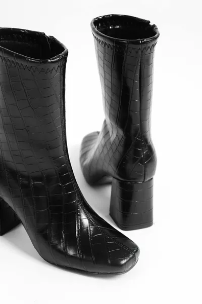 نسائي كروكان أسود حادة اصبع القدم أحذية بكعب