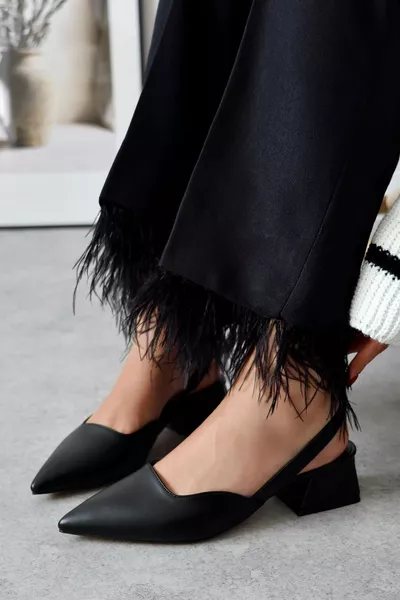 أحمر الخدود الأسود ماتي الجلود وأشار اصبع القدم قصيرة كتلة الكعب أحذية نسائية