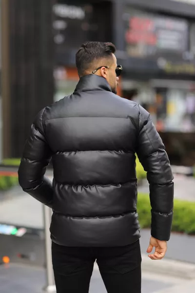 Cappotto da uomo colore nero