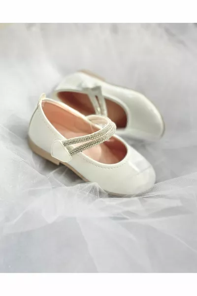 شقق الباليه للفتيات بالحجارة