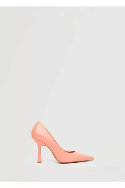 أحذية مضخات مدببة