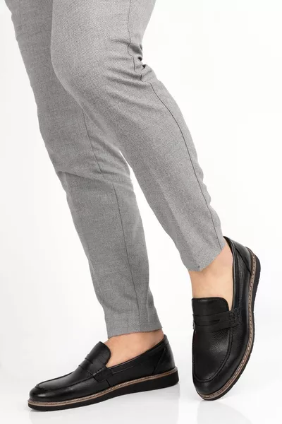 أحذية رجالية كلاسيكية من الجلد الطبيعي