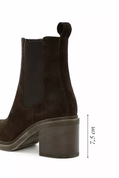 Дамски кафяви дебели токчета велурени кожени ботуши челси 