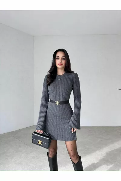 Geripptes Mini-Winterstrickkleid für Damen