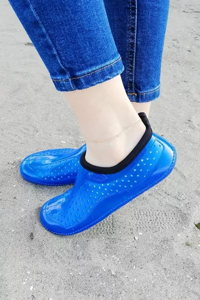 أحذية البحر شفافة تجمع الشاطئ تجمع أحذية البحر