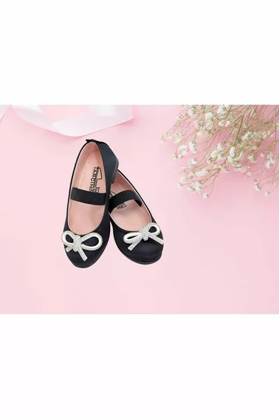 شقق باليه للفتيات من جلد الغزال مع أحجار في الأمام