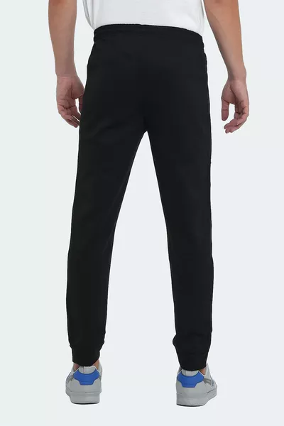 فقط بنطال رياضي رجالي أسود