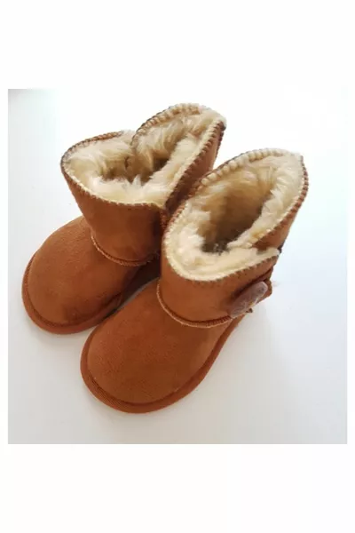 أحذية فرو تان للأطفال (اطلب على الأقل 1 حجم أكبر)