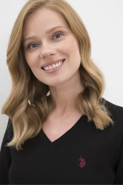 Черен дамски пуловер