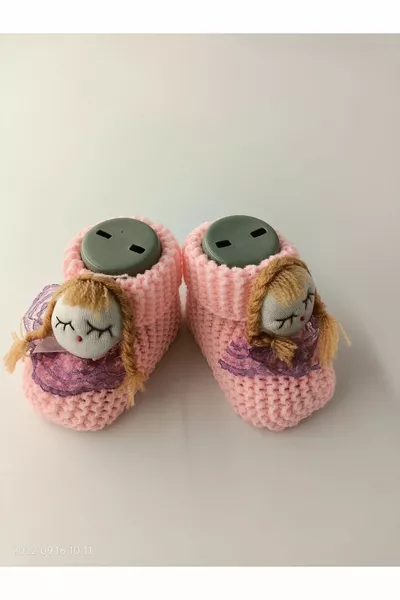 طفلة تريكو الجوارب