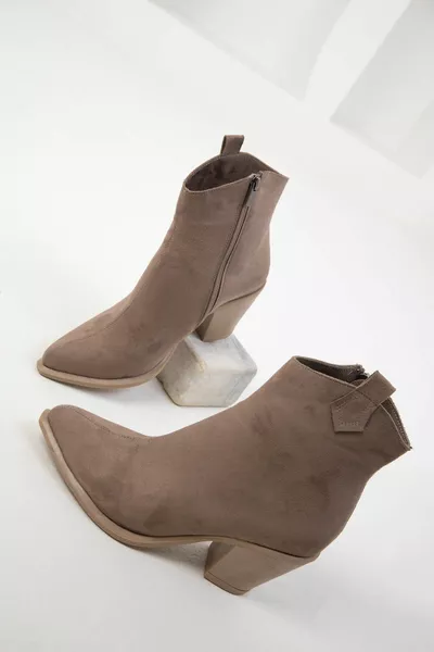 المنك سويدي الجوارب النسائية والبوت 