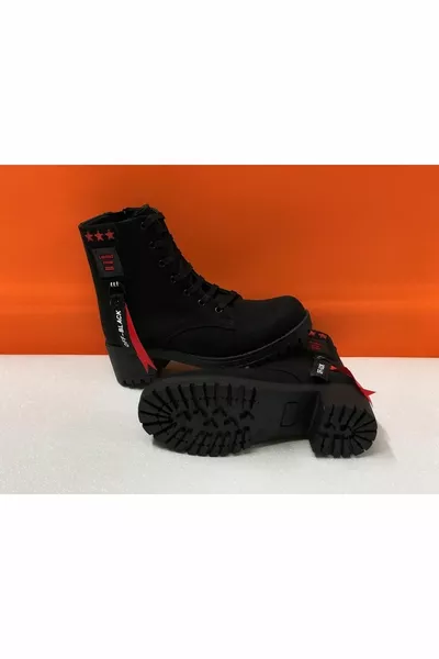 نموذج رياضي مكتوب مرصع بالنجوم فتى صغير أحذية بريدية نسائية