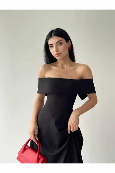 Madanno فتحة رقبة متوسطة الطول فستان أطلس