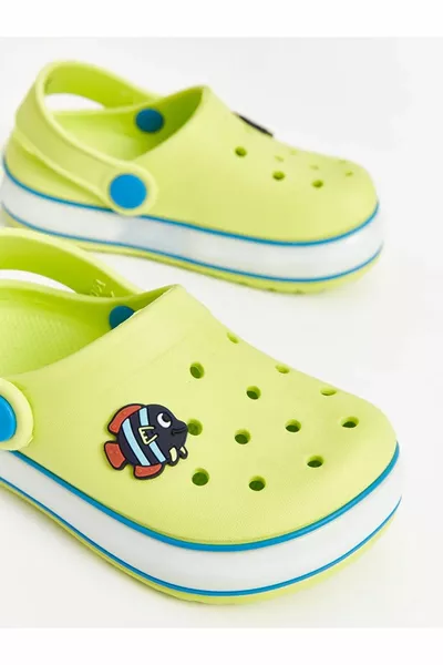 LCW STEPS بيبي بوي بيتش صندل مع نعل مطبوع يضيء