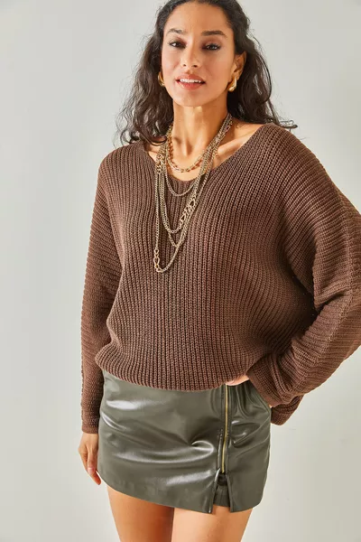 Дамска трикотажна туника с V-образно деколте, римска плетка, овърсайз, кафяв цвят 