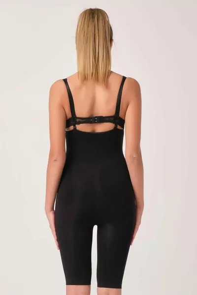 Volledige lengte corrigerende short met bandjes onder de borst die direct 2 maten slanker maakt