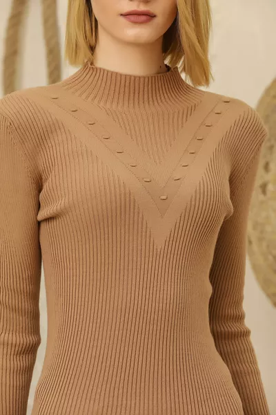 Женский трикотажный свитер Kamel с ребристом воротником