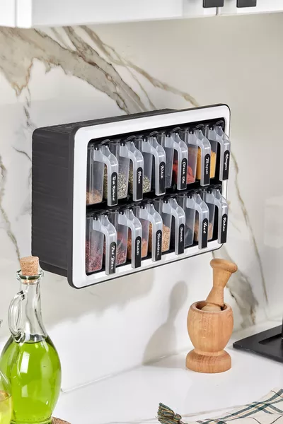 طقم توابل بسيط بغطاء وملعقة وذات قاعدة لاصقة - وعاء تخزين موسوم