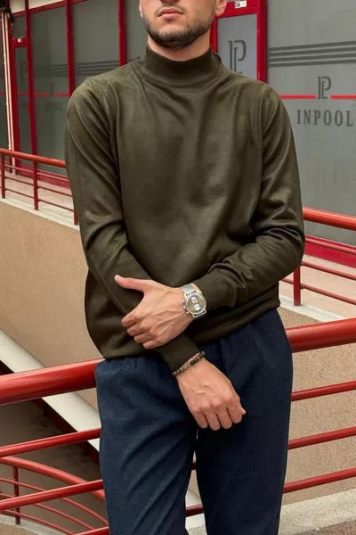 رجالي، بقصة ضيقة، ستايل المال القديم، كنزة صوفية برقبة نصف عالية