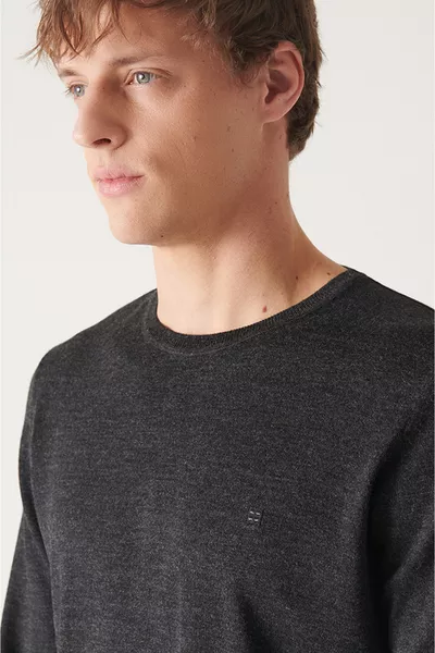 Heren Antraciet Fijngebreide Trui met Fietsnek van Wolmix 