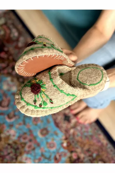 PANTOFOLE IN FELTRO NATURALE