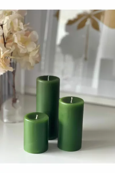 شمعة أسطوانة خضراء داكنة ٩ سم و٧ سم عطرية طويلة طقم ٣ شموع بعطر خشب الصندل