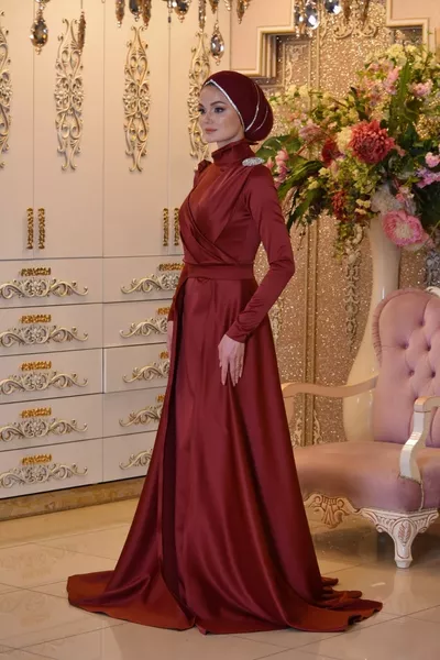 الجنية فتاة مساء اللباس