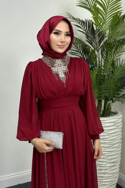 حجر مطرزة الشيفون مساء اللباس بورجوندي